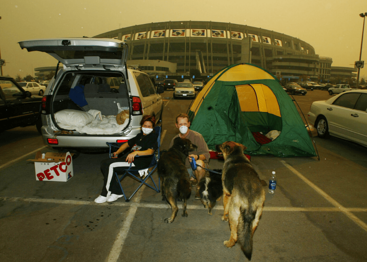 2003: California Cedar Fire relocates Chargers’ MNF game