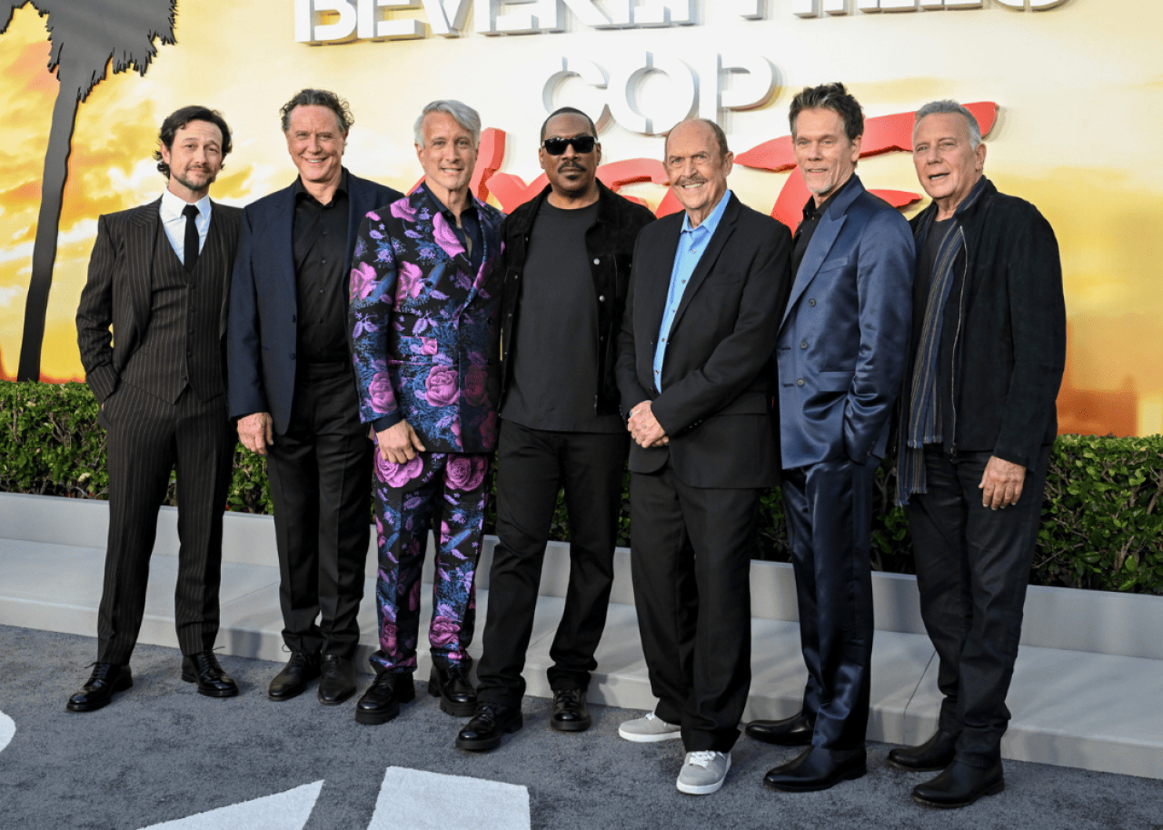 Eddie Murphy and castmates at the 