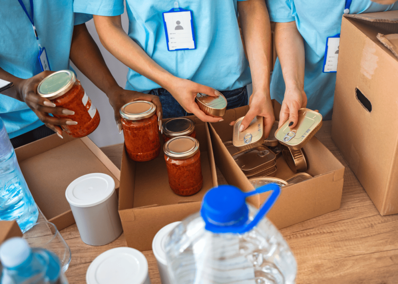 Food bank volunteer opportunities near Denver