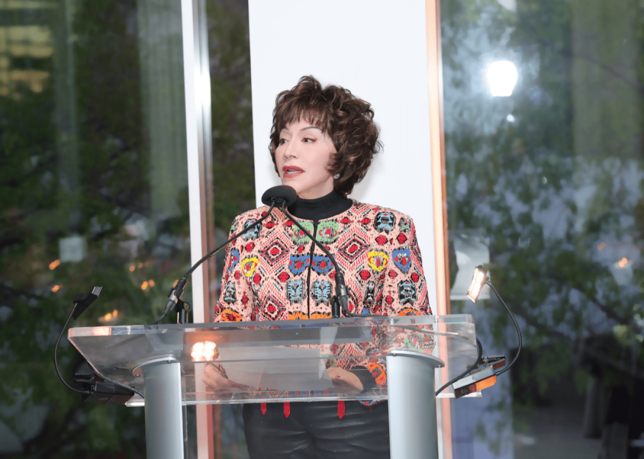 Lynda Resnick speaking as the Hammer Museum celebrates its new expansion.
