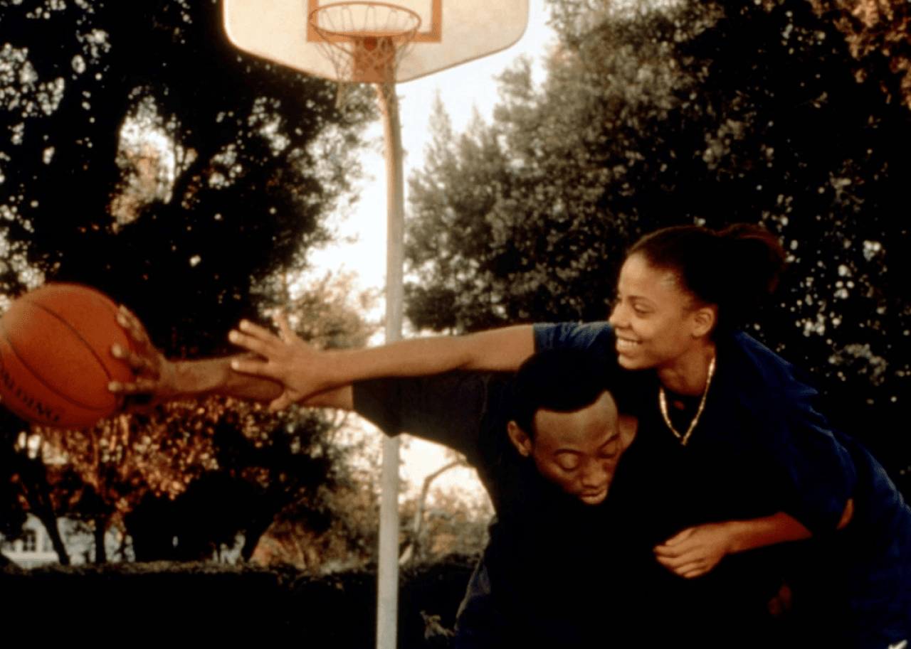 Omar Epps and Sanaa Lathan in Love & Basketball.