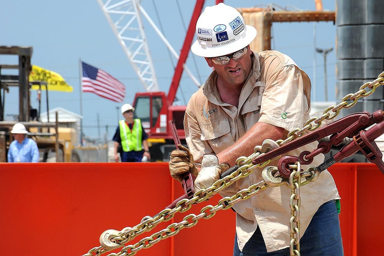 #40: Service unit operators, oil, gas, and mining