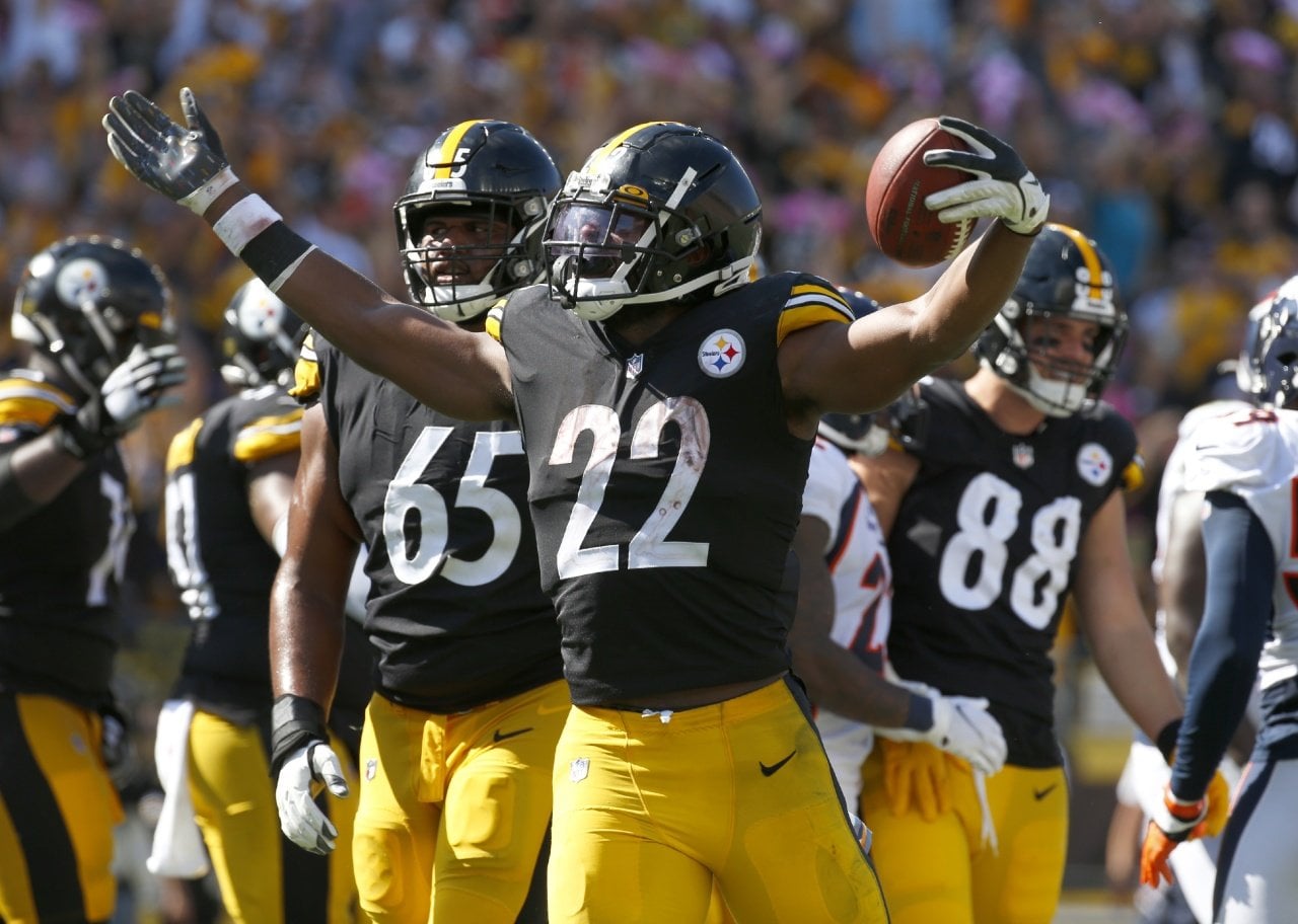 Najee Harris of the Pittsburgh Steelers celebrates a touchdown.