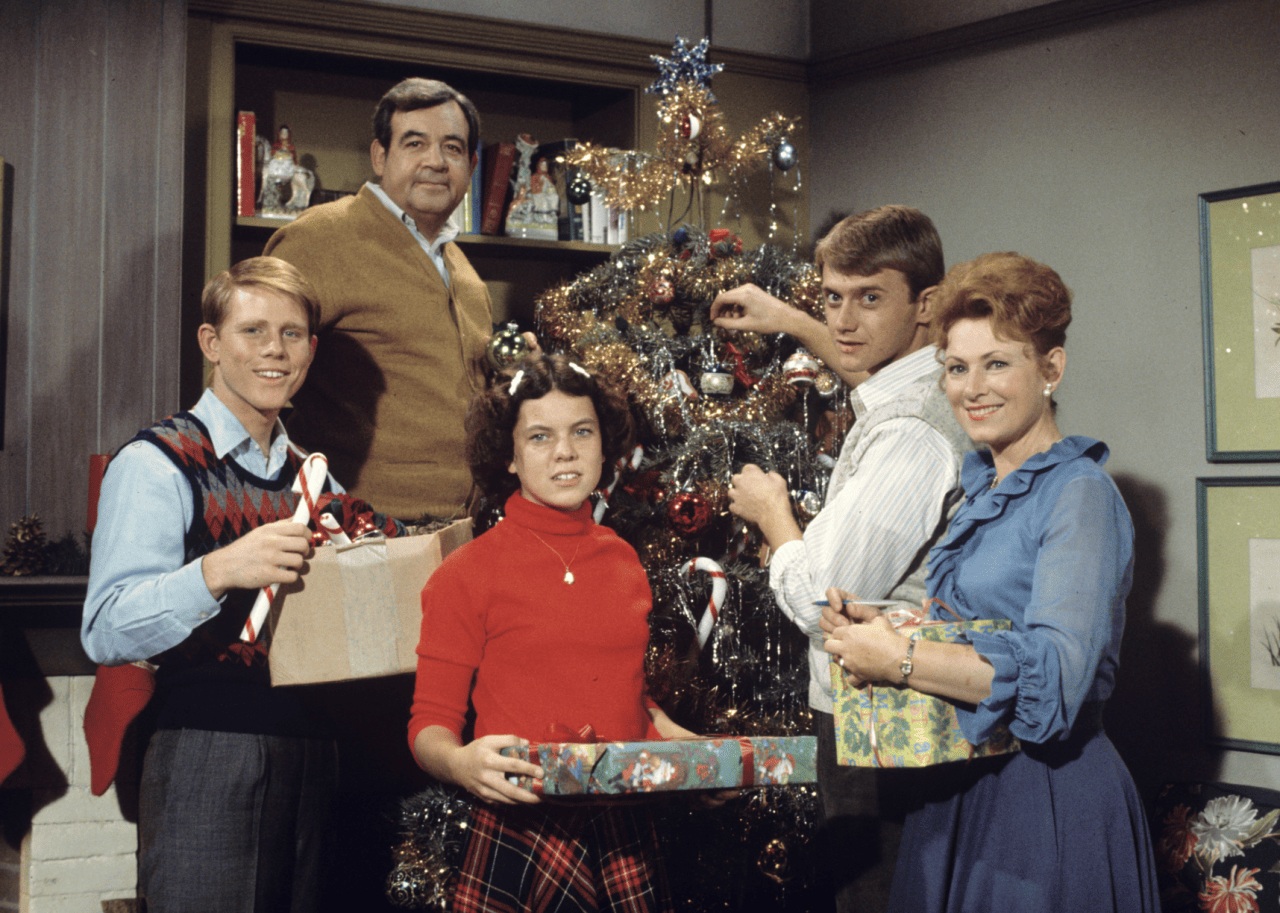 Ron Howard, Marion Ross, Tom Bosley, Erin Moran, and Randolph Roberts in 