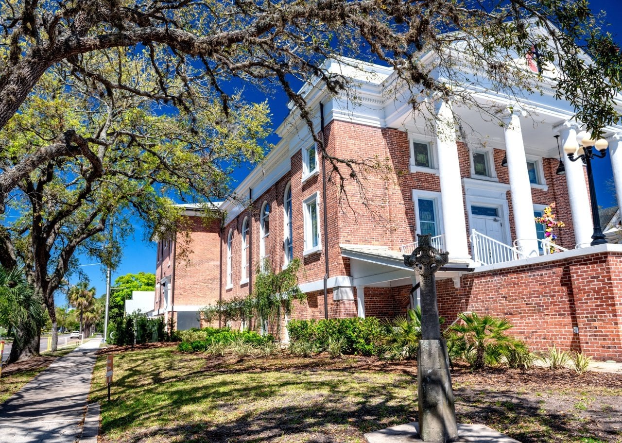 Buildings of Fernandina Beach in Amelia Island on a sunny day