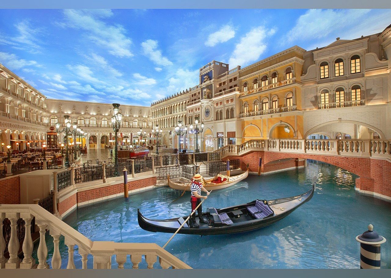 #7. The Grand Canal Shoppes at The Venetian Resort