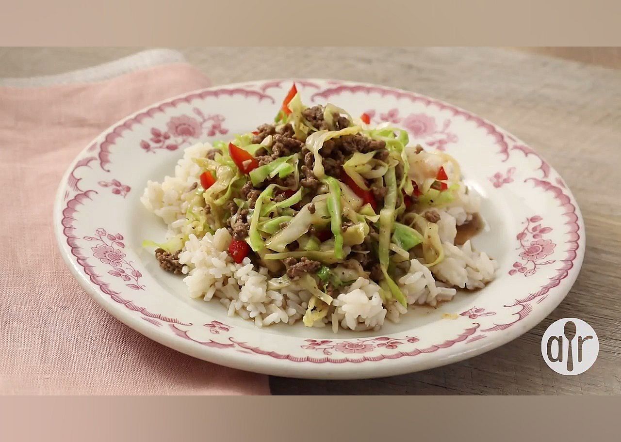 Black Pepper Beef and Cabbage Stir Fry