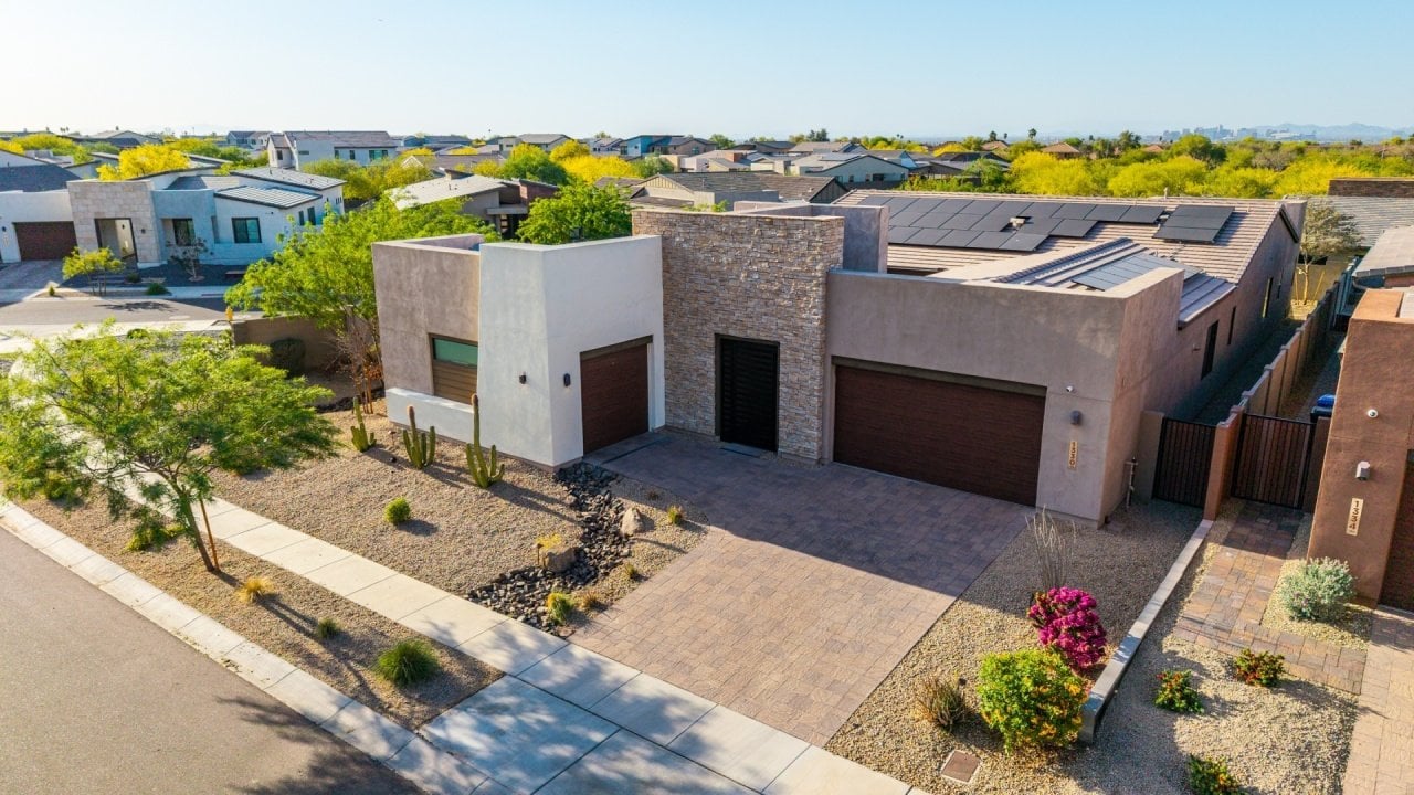 1330 E. Monte Way, Phoenix, Arizona 85042