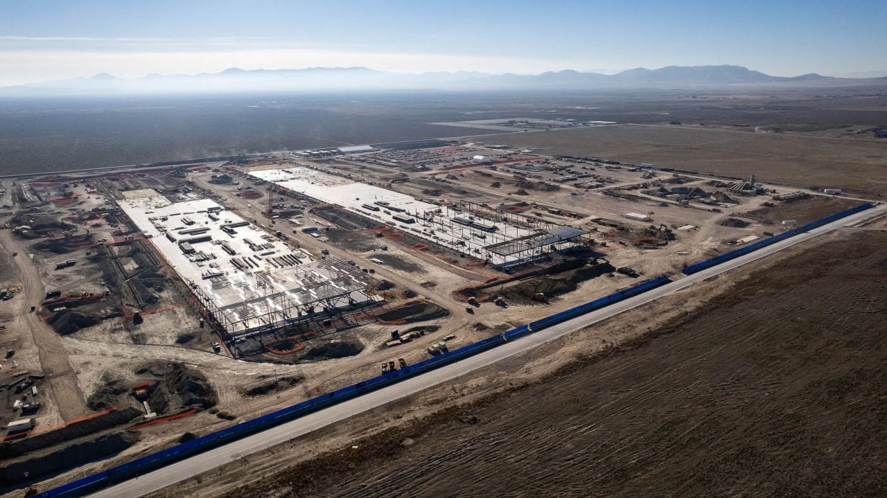 A QTS data center taking shape west to the Meta facility in Eagle Mountain on Tuesday, Dec. 30, 2025.