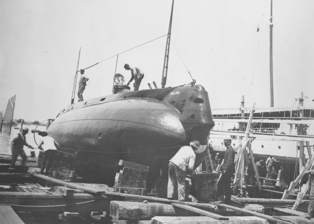 1900: The USS Holland