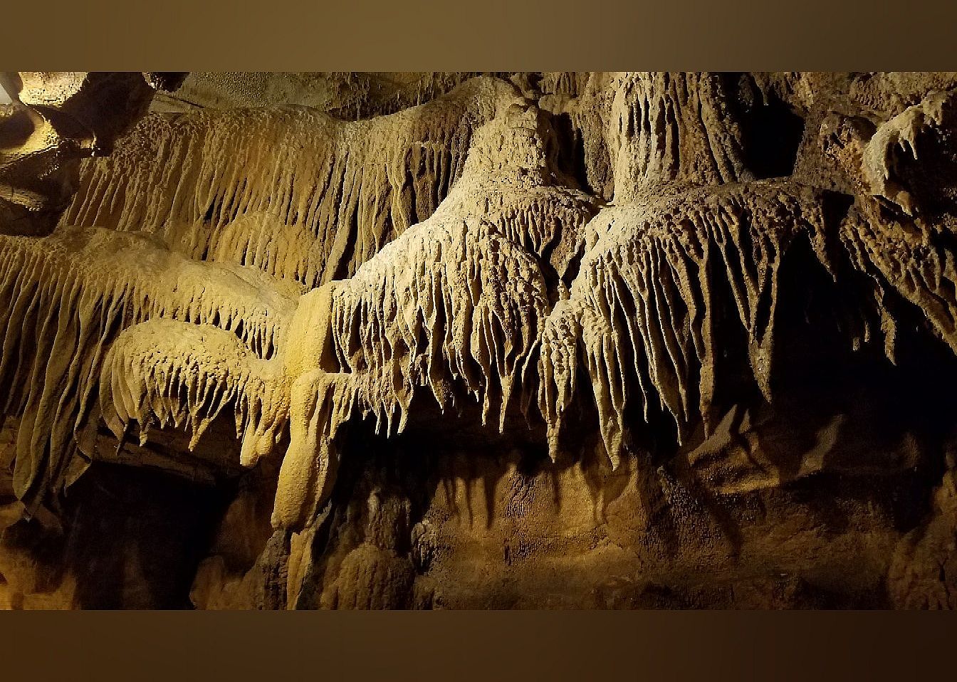 #15. Crystal Onyx Cave