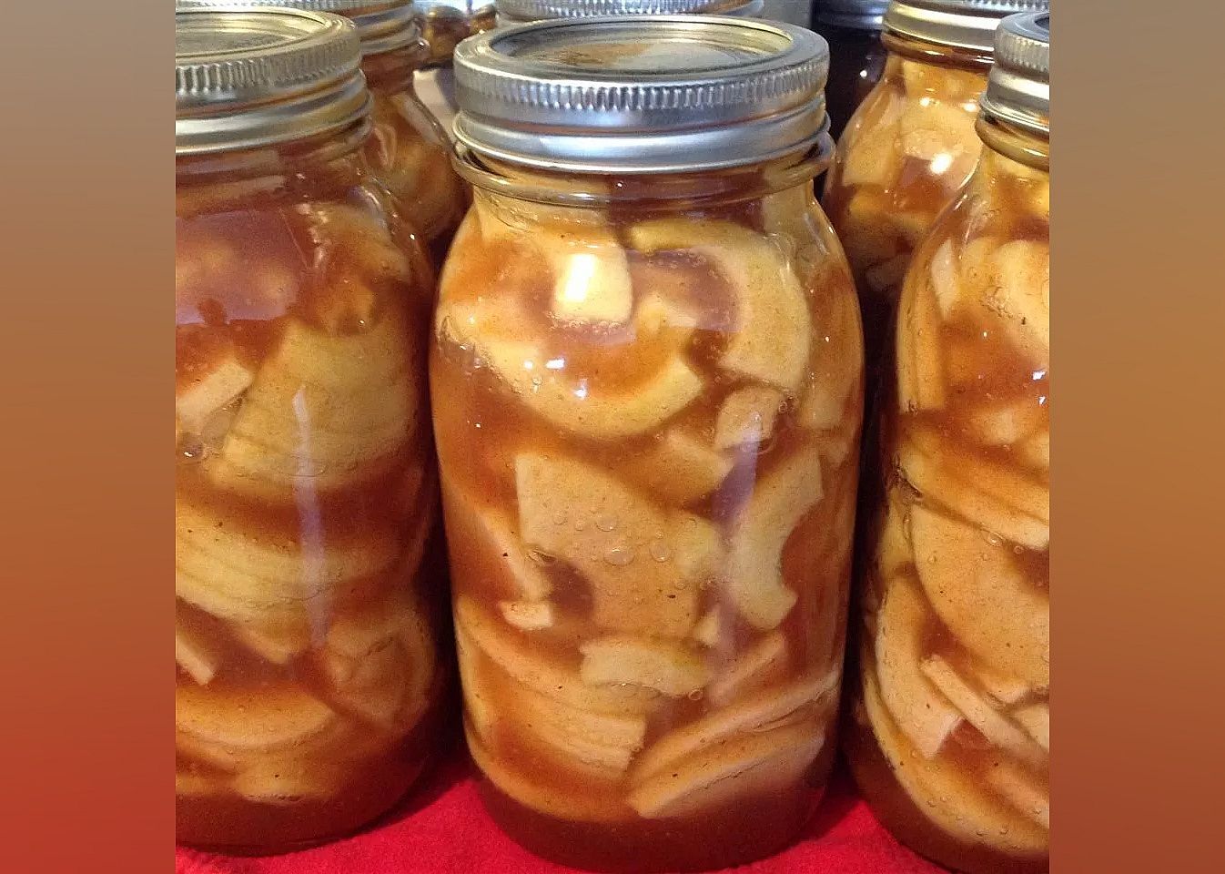 Canned apple pie filling