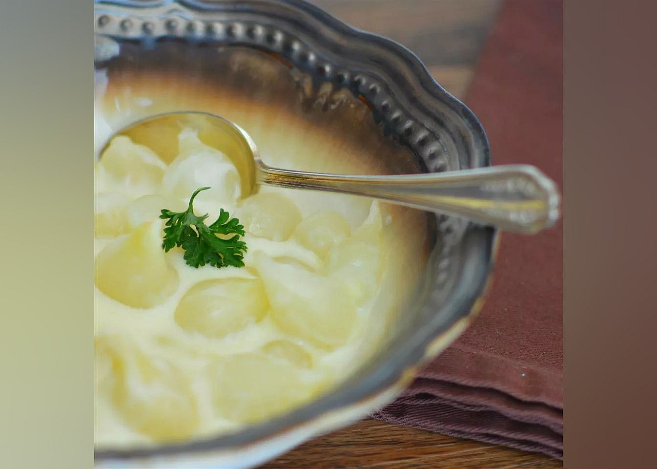 Easy creamed onions