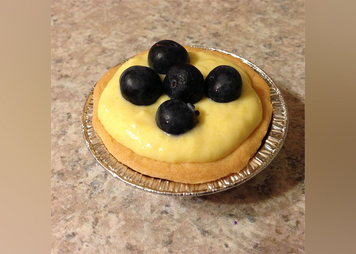 Mango Cheese Tart with Blueberries