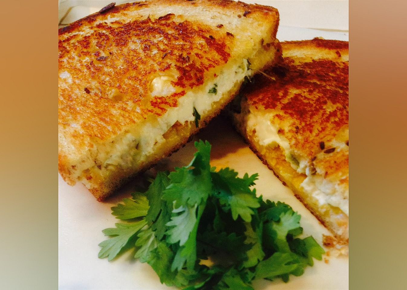 Jalapeno Popper Grilled Cheese Sandwich