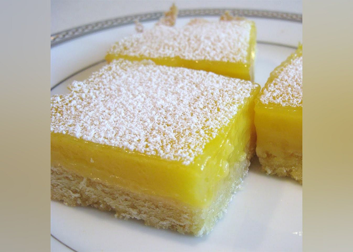 Lemon Cheesecake Bars