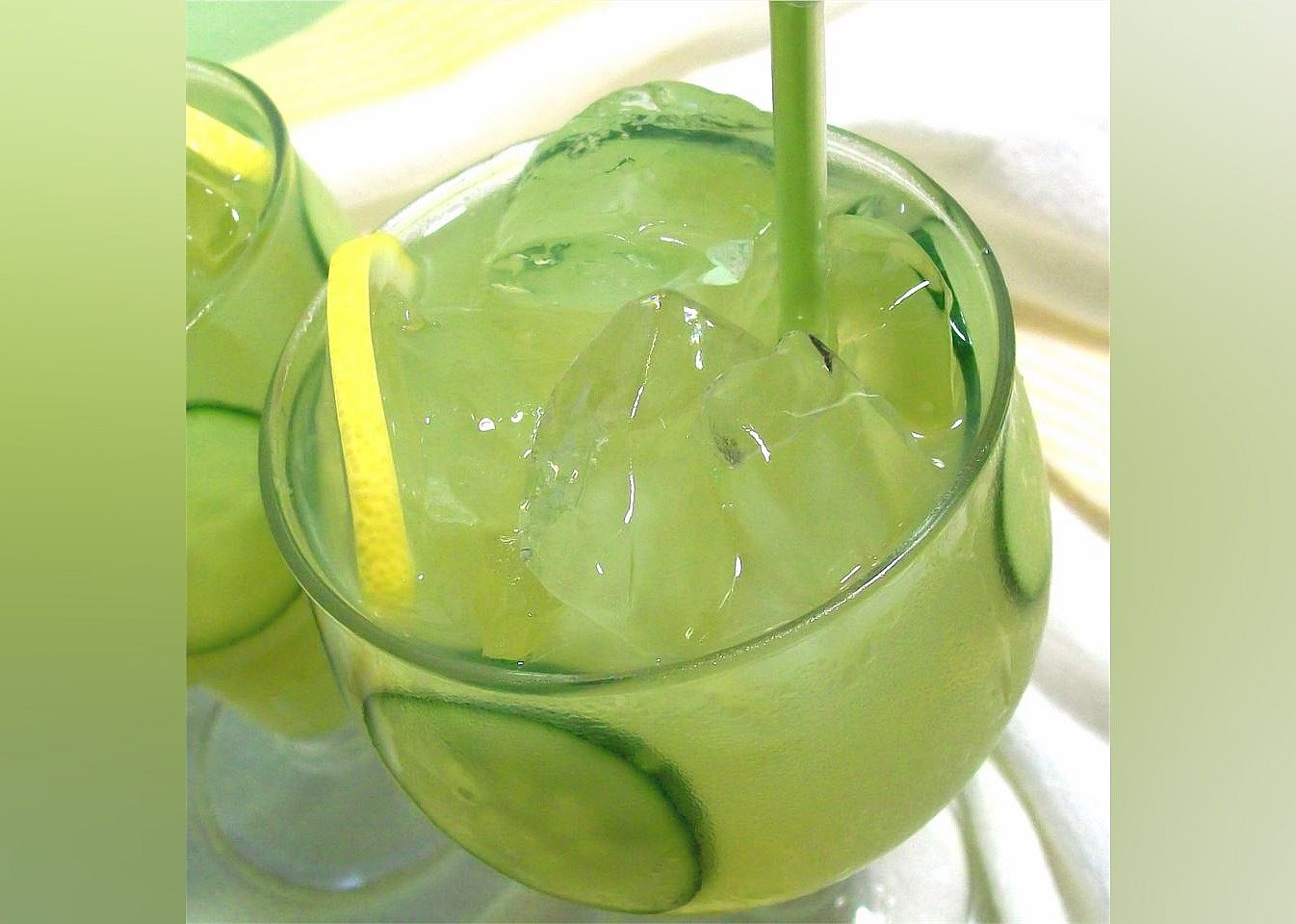 Refreshing Cucumber Lemonade