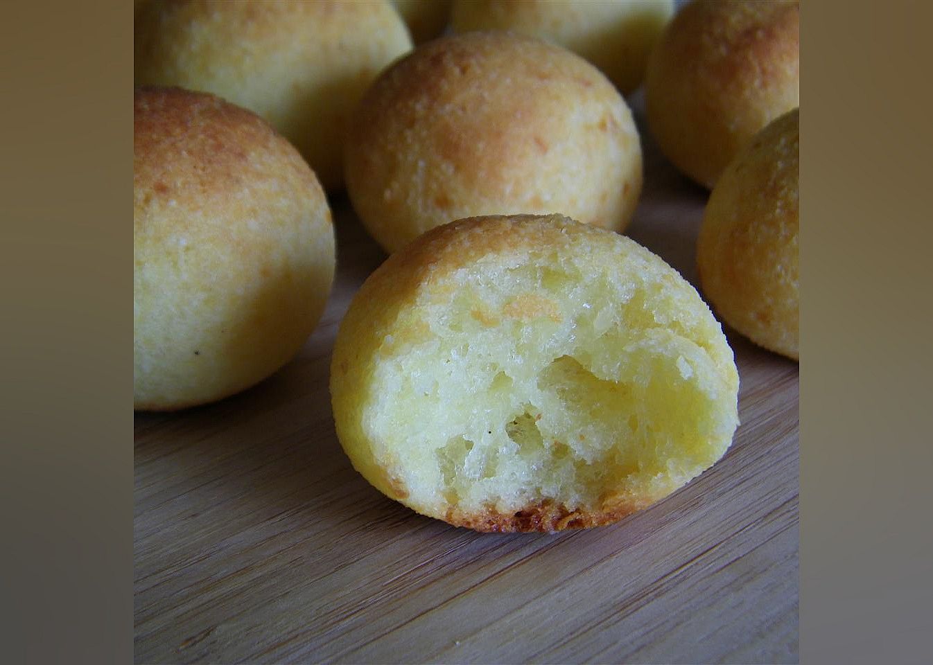 Brazilian Cheese Rolls (Pao de Queijo)
