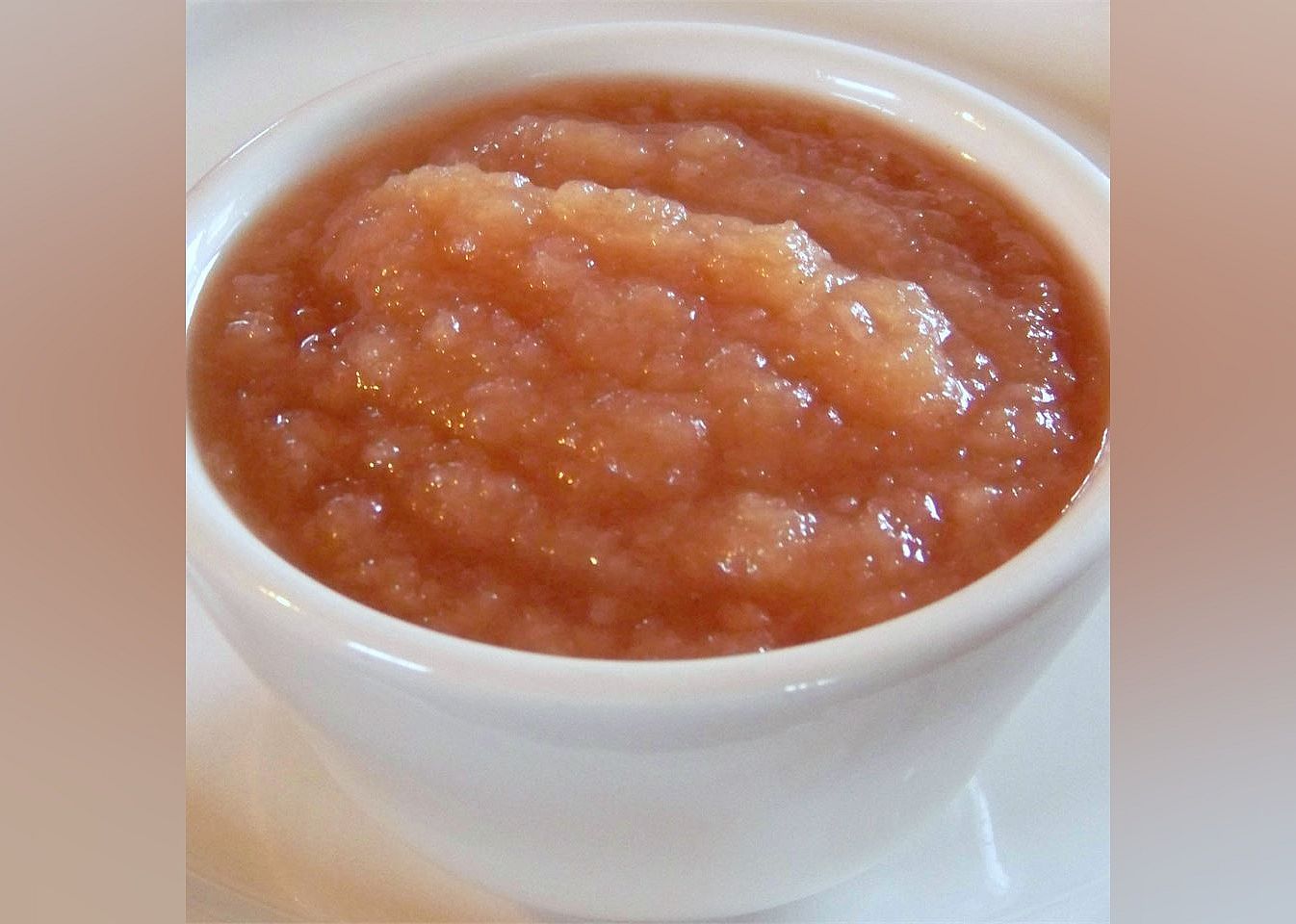 Spiced Slow Cooker Applesauce