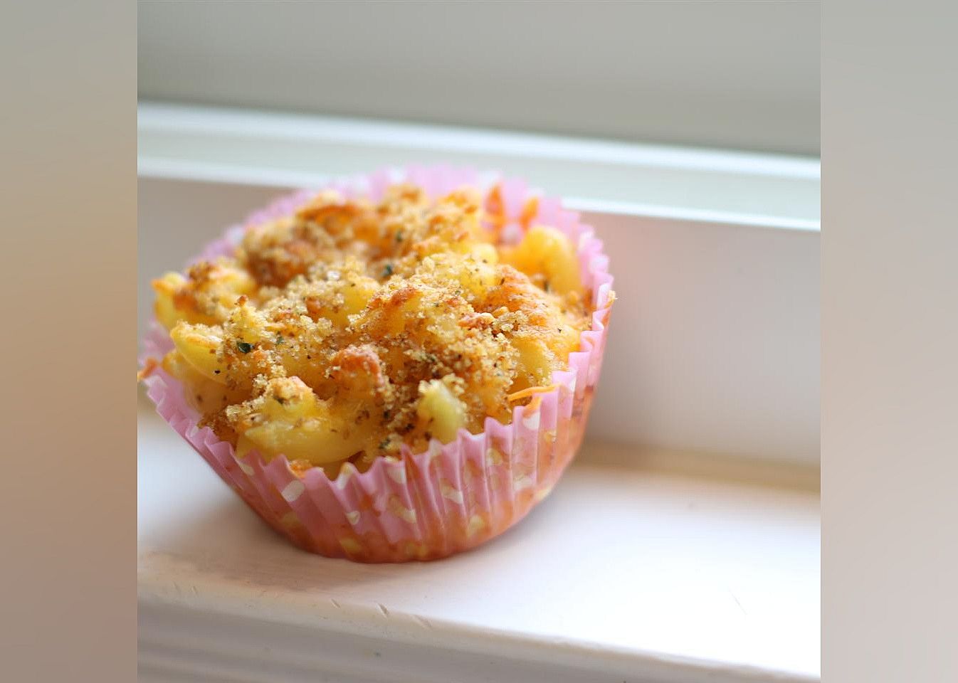 Easy Mac and Cheese Muffins