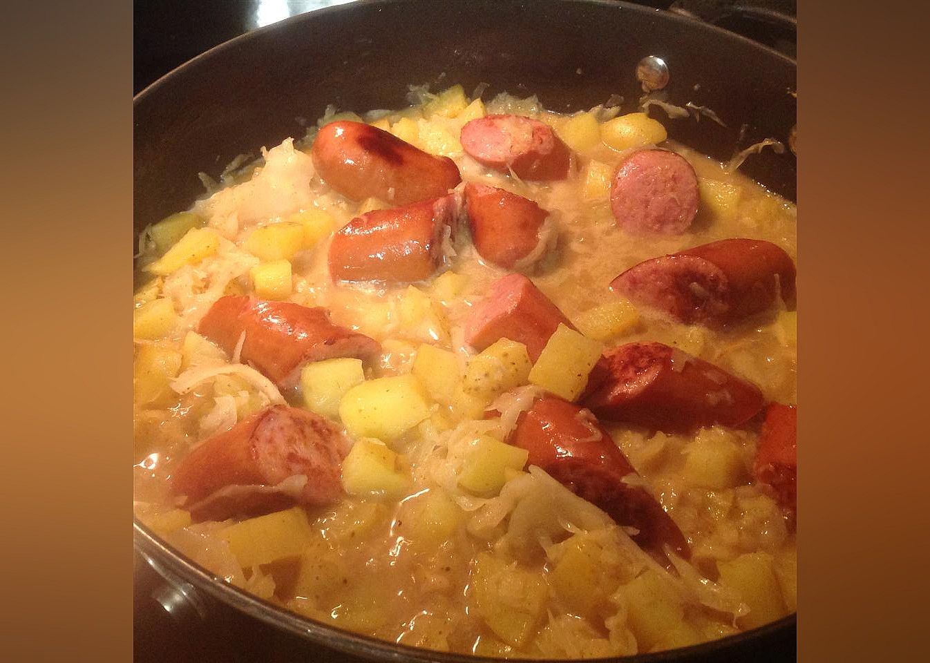 Smoked Sausage with Potatoes, Sauerkraut & Ale