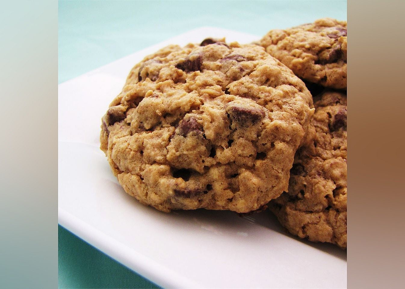 Chewy Chocolate Chip Oatmeal Cookies