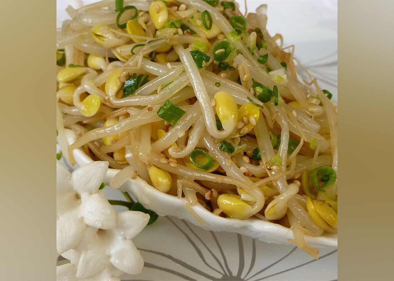 Kongnamool (Korean Soybean Sprouts)