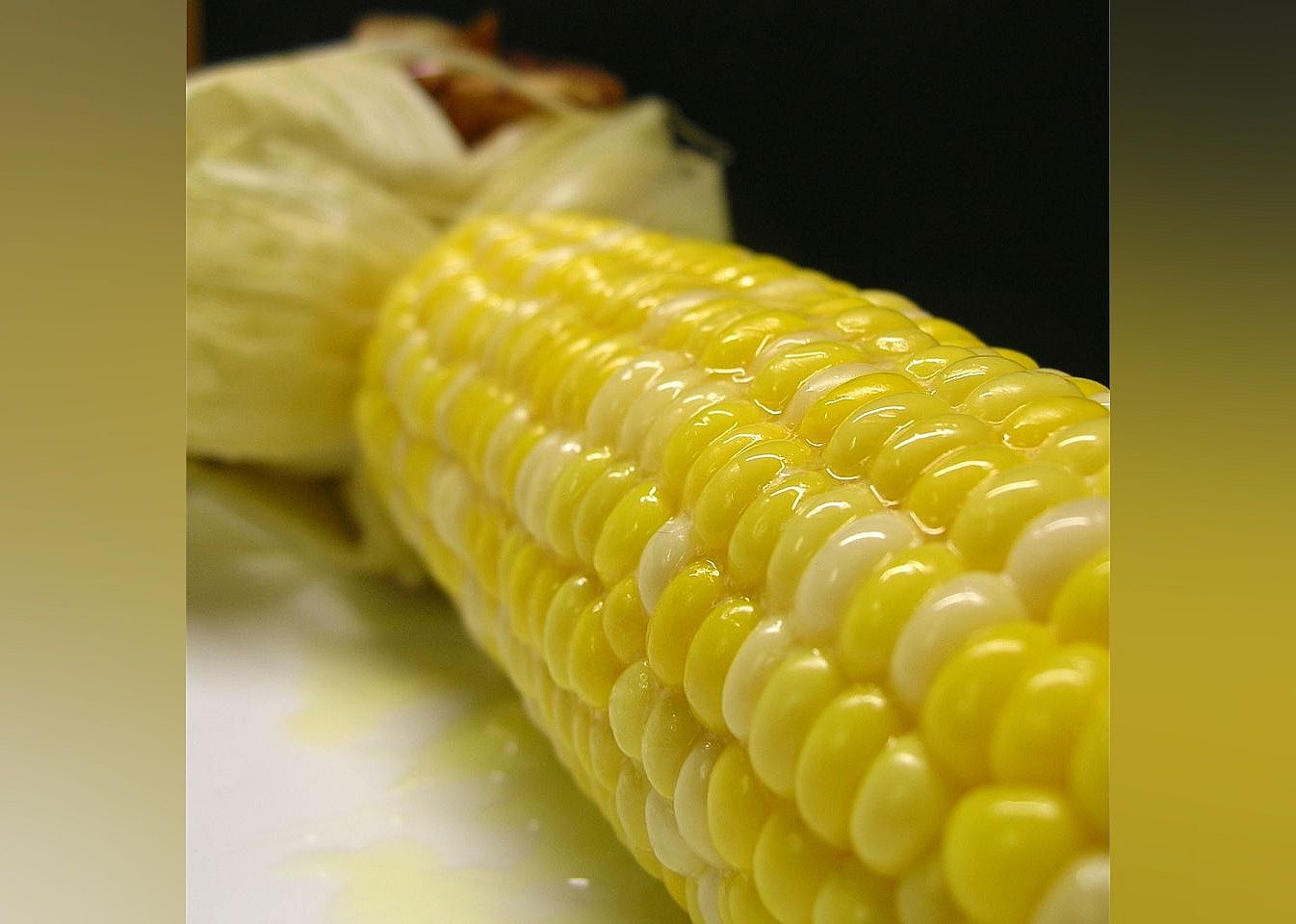 Juicy Grilled Corn On The Cob