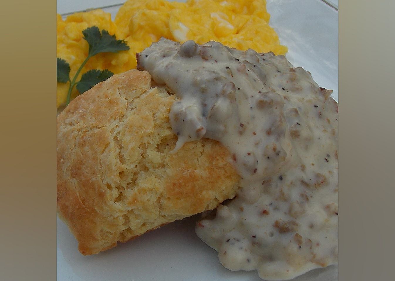 Creamy Biscuits and Gravy