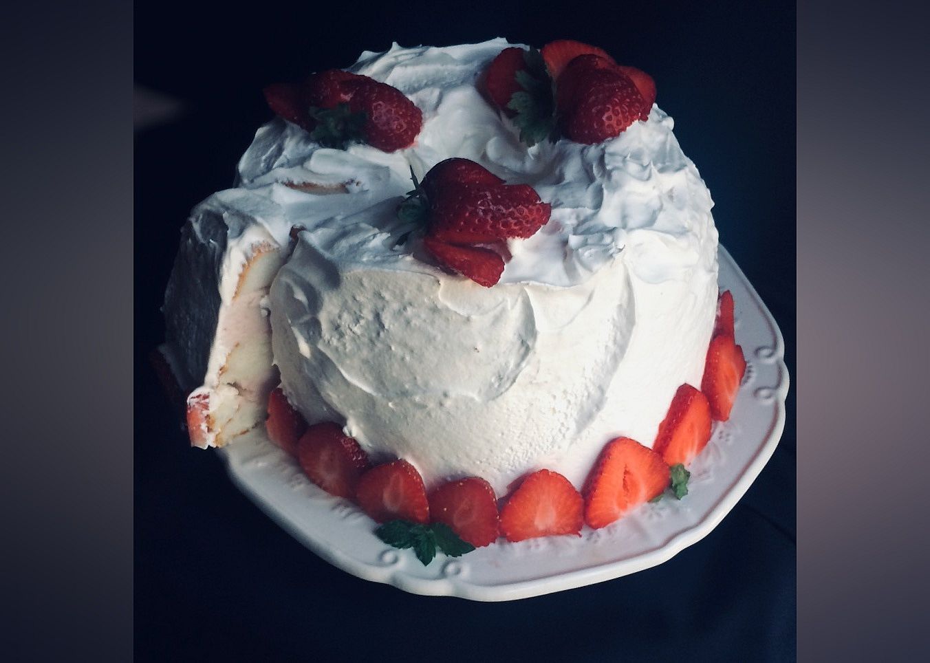 Easy No-Bake Strawberry Ice Cream Cake