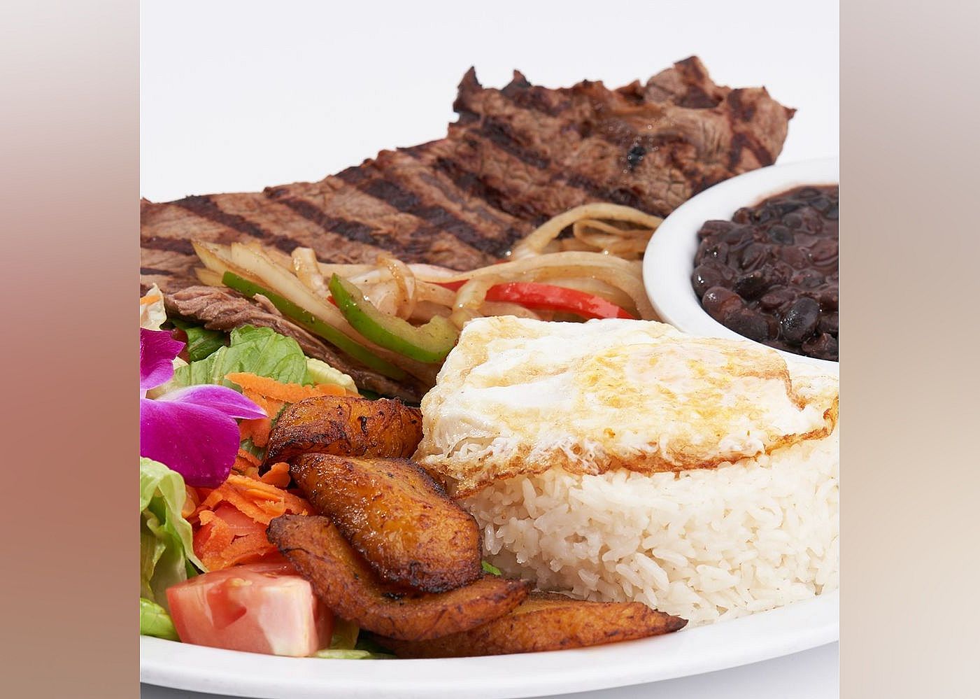 #5. TUCANES Restaurant