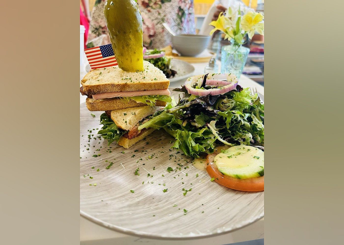 #2. Voilà French Café