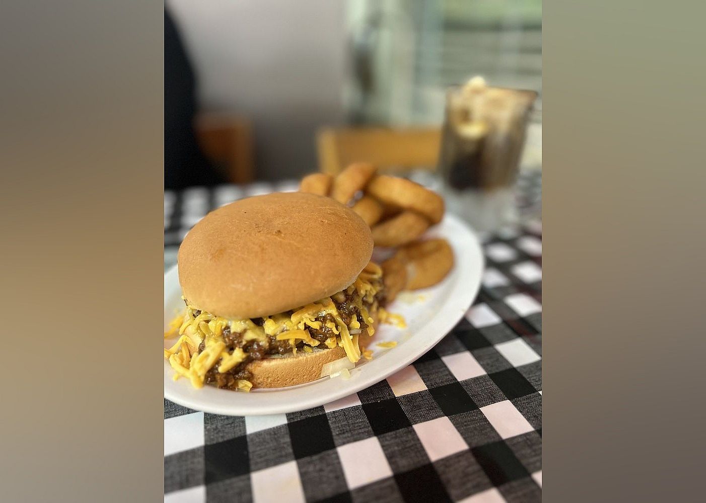#10. Del's Charcoal Burgers