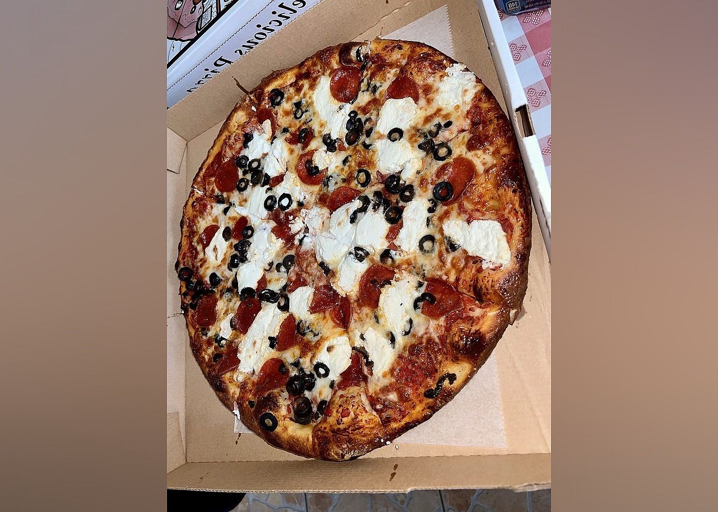 #9. Santa Lucia Pizzeria