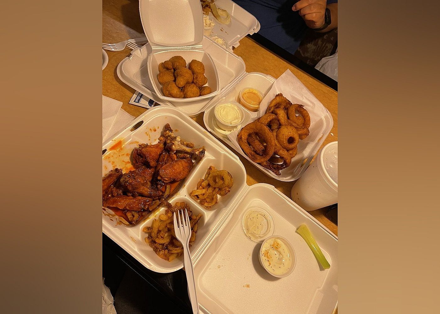 #18. Flyers Wings & Grill