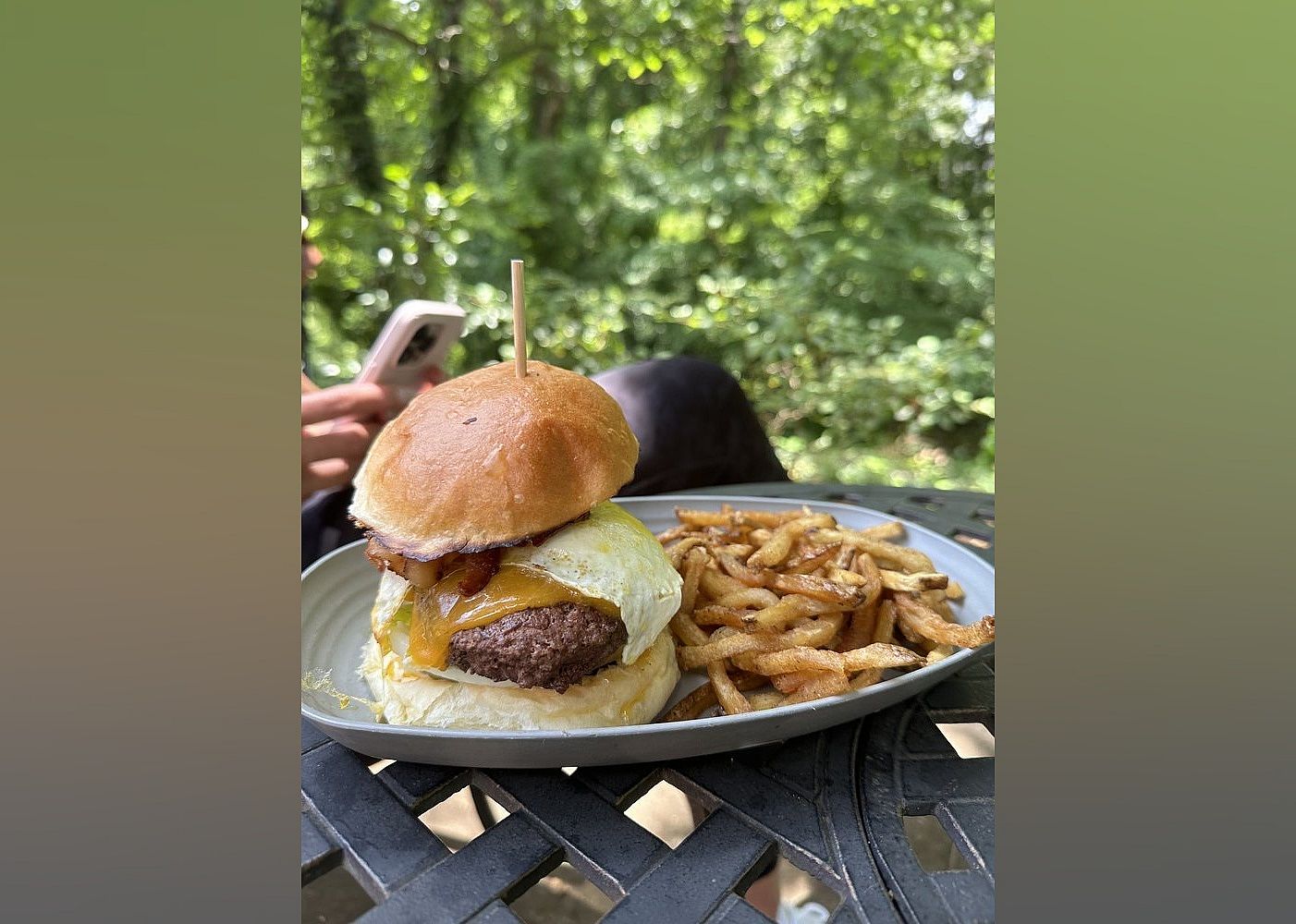 #22. Burgers & Bakery