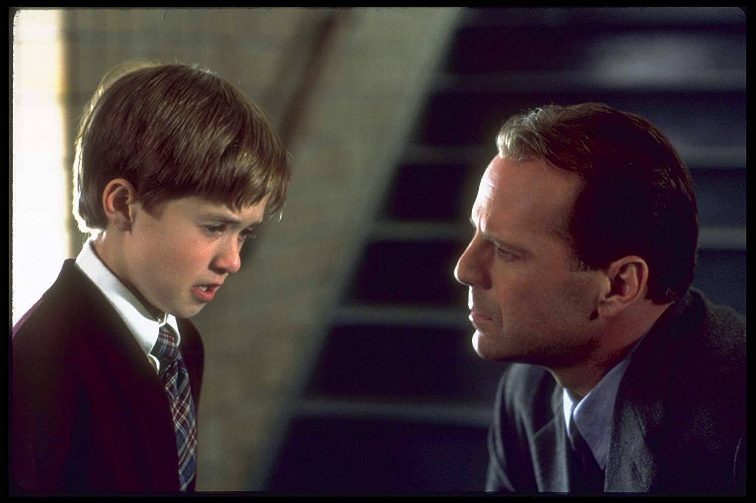 1999: 'I see dead people'