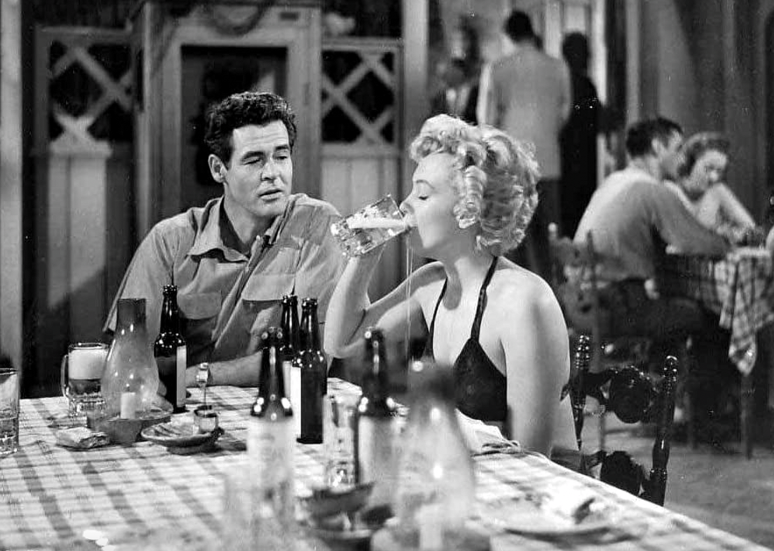 Marilyn Monroe and Robert Ryan in "Clash by Night"