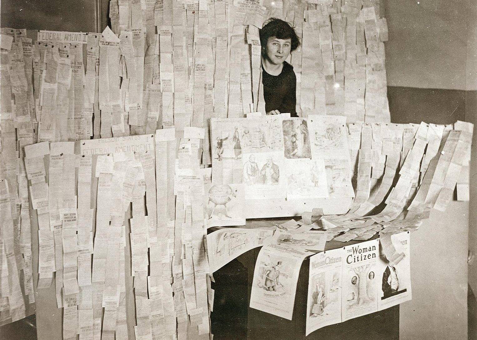 1920: The 19th Amendment becomes law