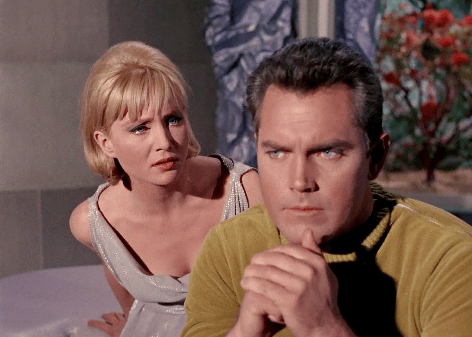Jeffrey Hunter and Susan Oliver in Star Trek.