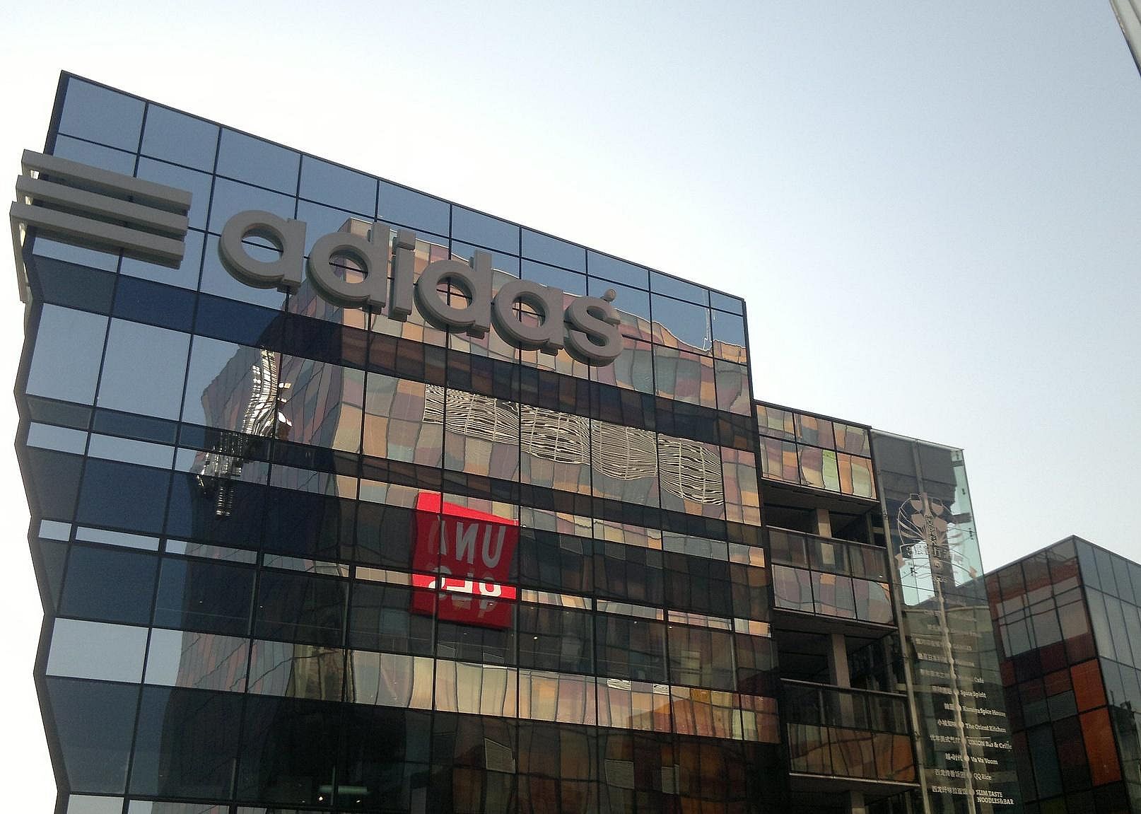 Clue: Adidas