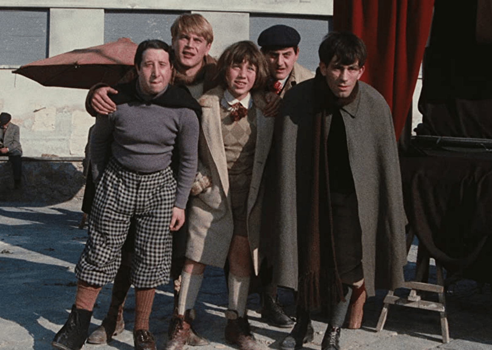 Bruno Lenzi, Bruno Scagnetti, Alvaro Vitali, Francesco Vona, and Bruno Zanin in a scene from  "I Remember".