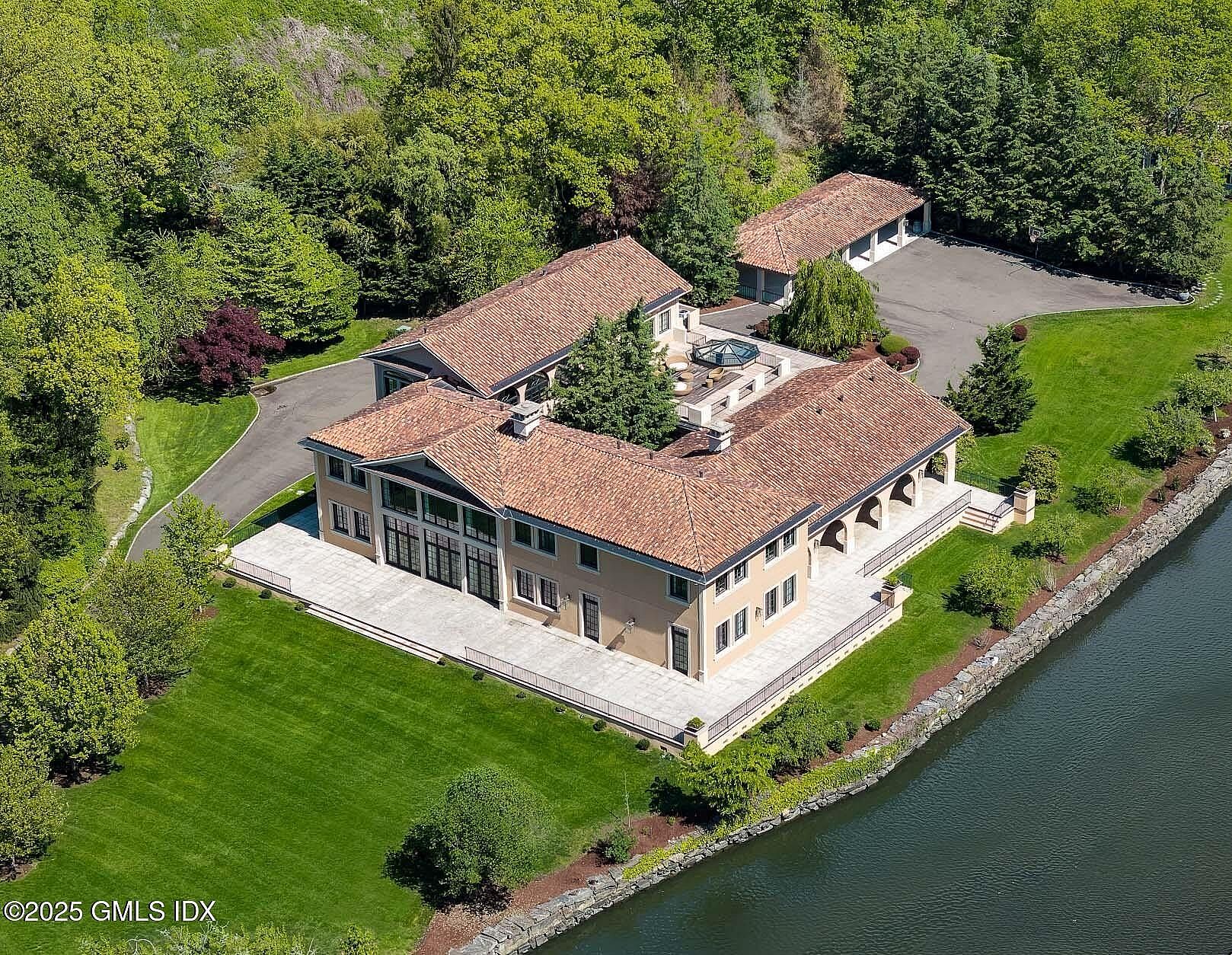 #14. 41 Meadow Wood Dr, Greenwich