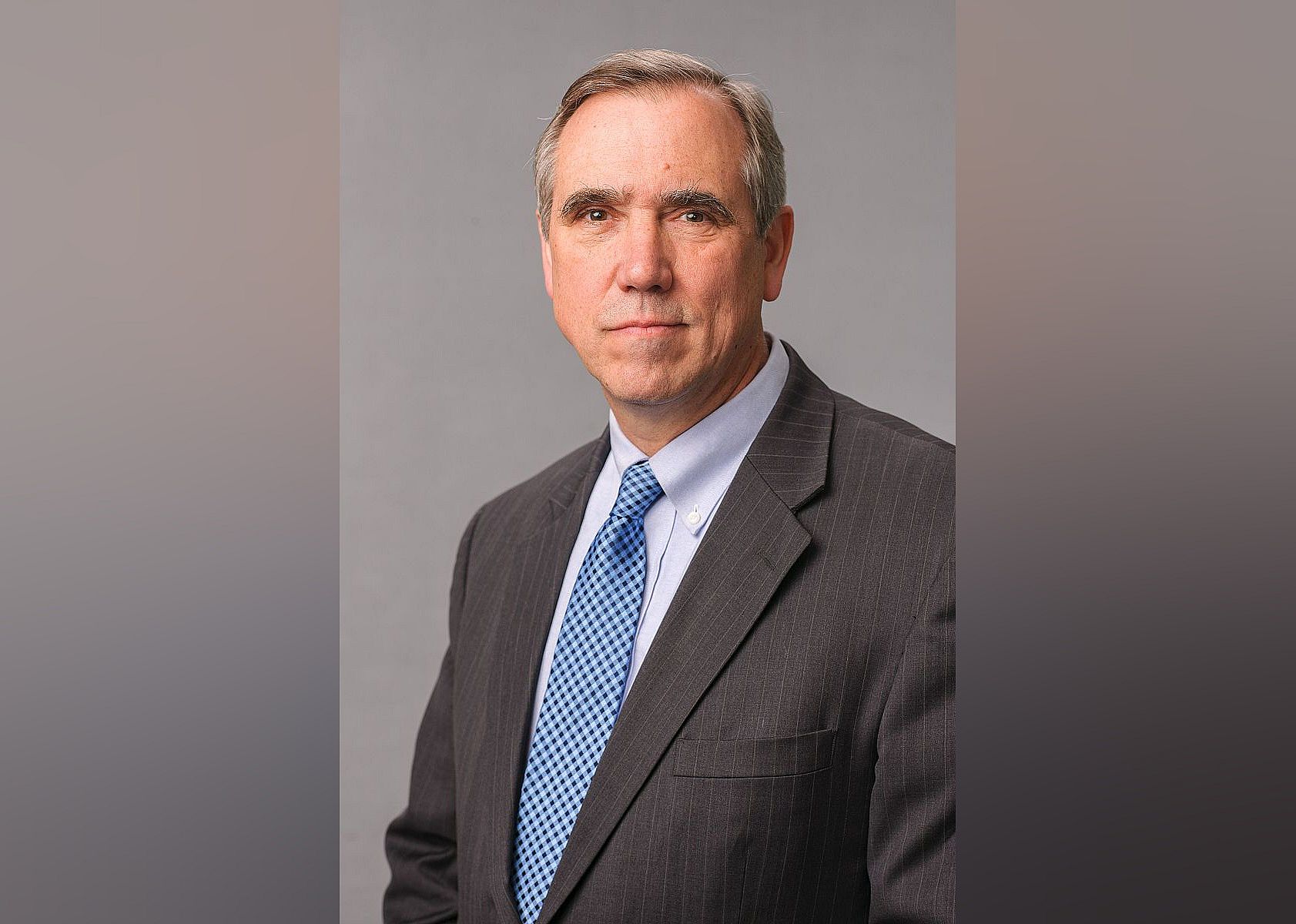 Oregon: Jo Rae Perkins (R) vs. Jeff Merkley (D)
