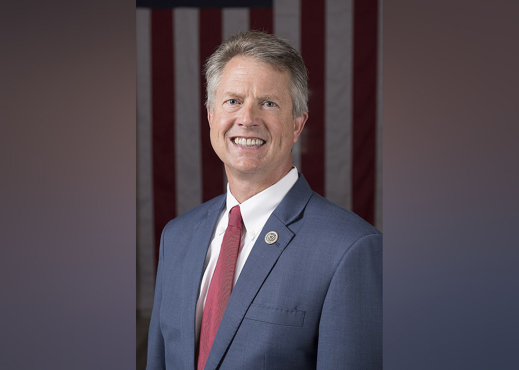 Kansas: Roger Marshall (R) vs. Barbara Bollier (D)