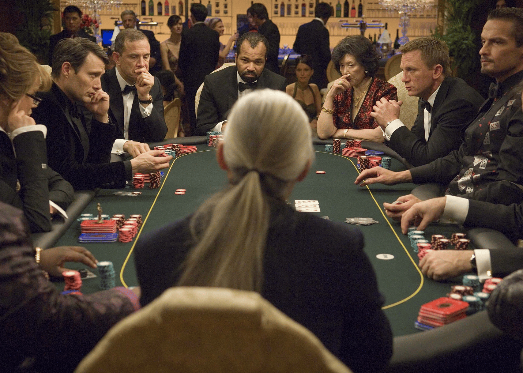 Around the poker table of a scene in "Casino Royale"