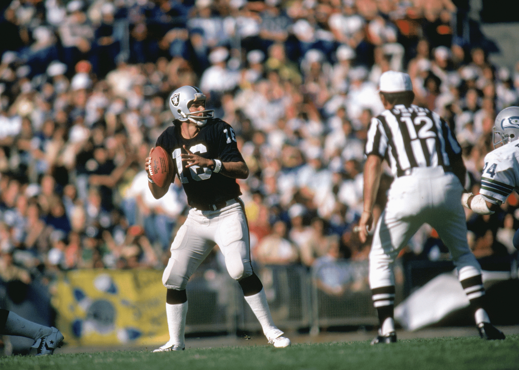 1980: The Raiders sue the league