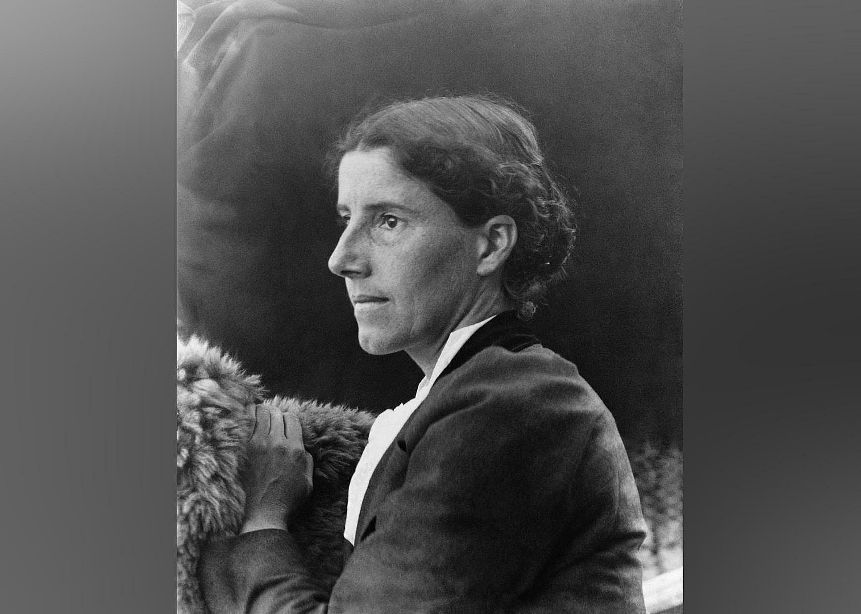 1898: Charlotte Perkins Gilman pushes for women’s financial independence