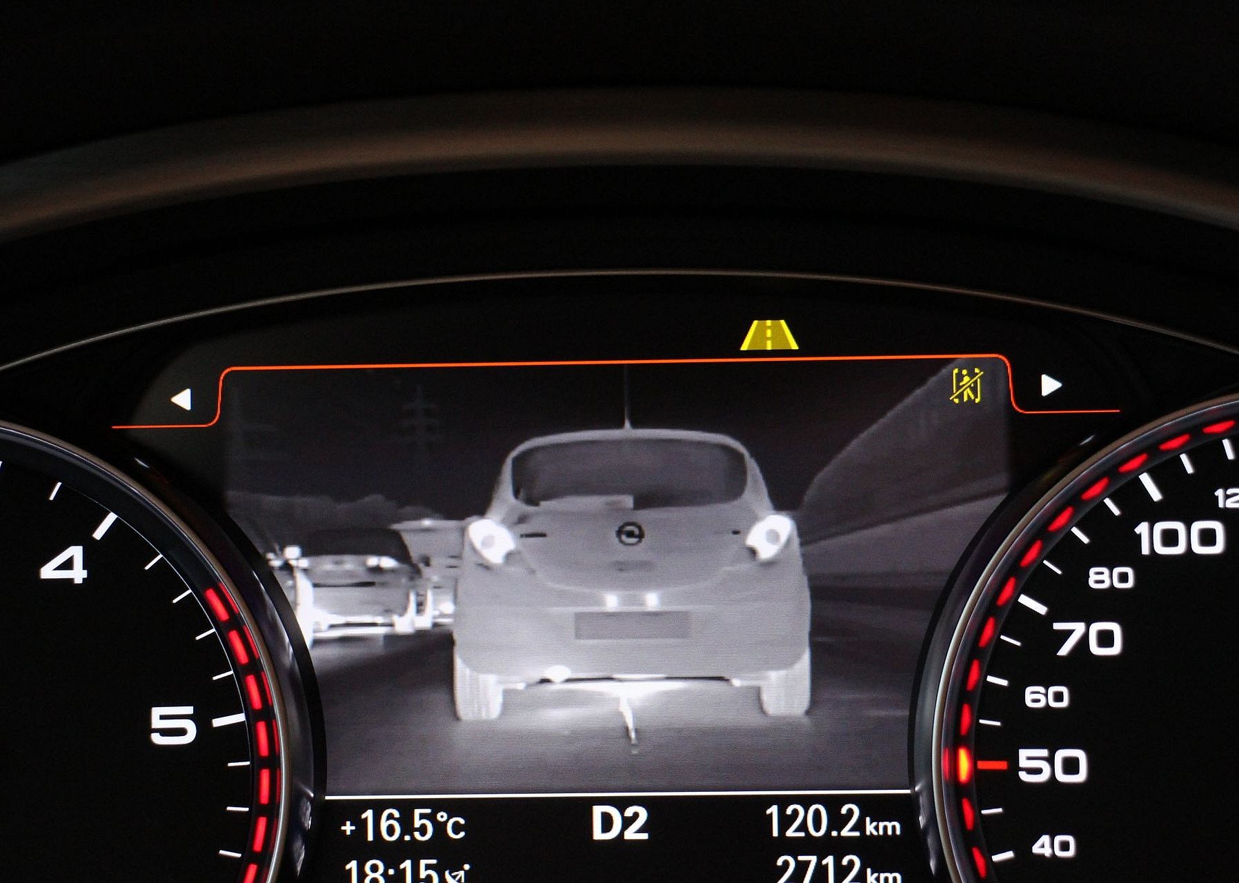 2005: Mercedes gives pedestrians a break