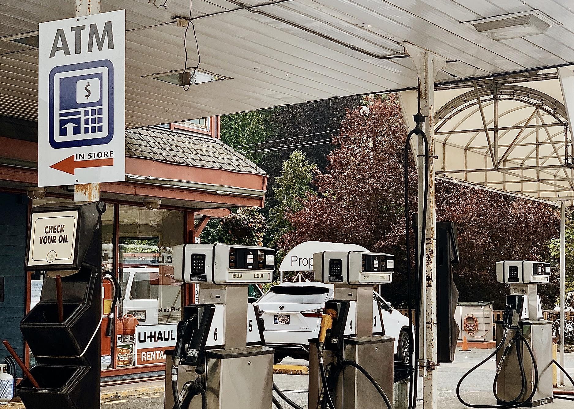 How can I stay safe while getting gas?